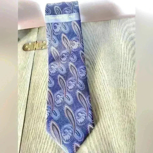 PERRY ELLIS NWT 100%  silk neck tie - Picture 1 of 7